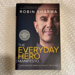 The Everyday Hero Manifesto by Robin Sharma - Black and Yellow Cover